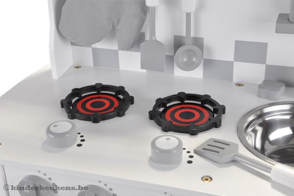 Voorzien van 2 pits gasfornuis.