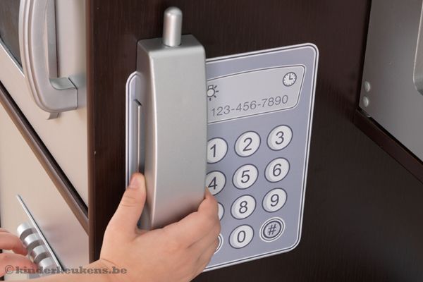 Even bellen dat het eten klaar is...