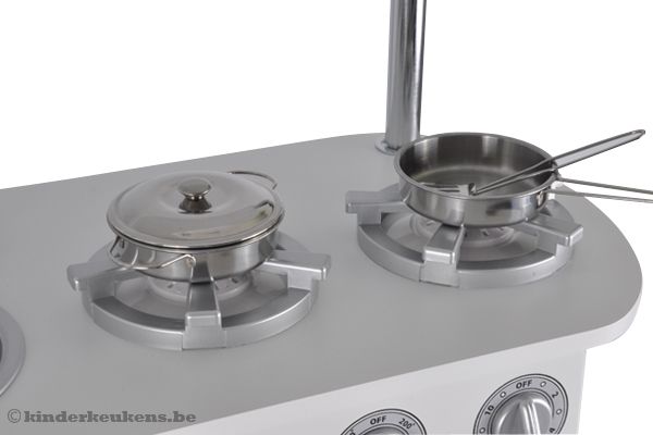 Metalen pannetjes zijn optioneel verkrijgbaar.