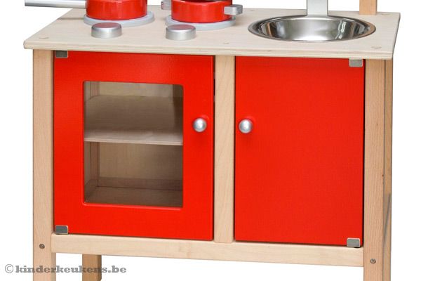 Met oven en spoelkastje.