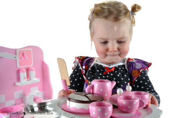 Serveer  uw gasten koffie en gebak.