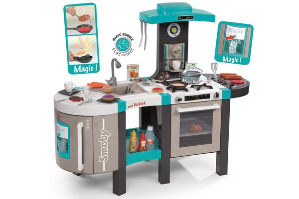 Inclusief koelkast, oven en elektronische kookplaat.