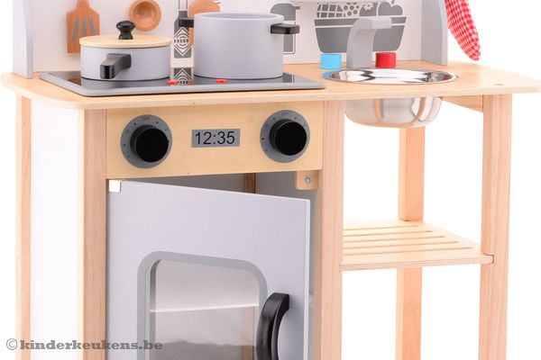 Oven met draaiknoppen.